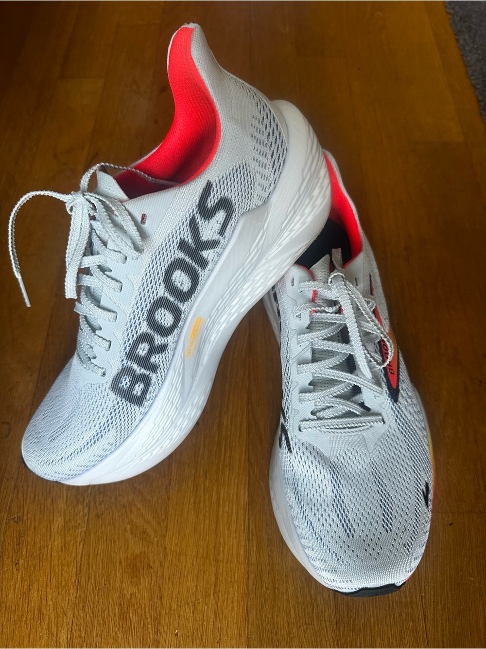Brooks Hyperion Max 2 - Size US 10/EU 42/UK 8 - Picture 3 of 8